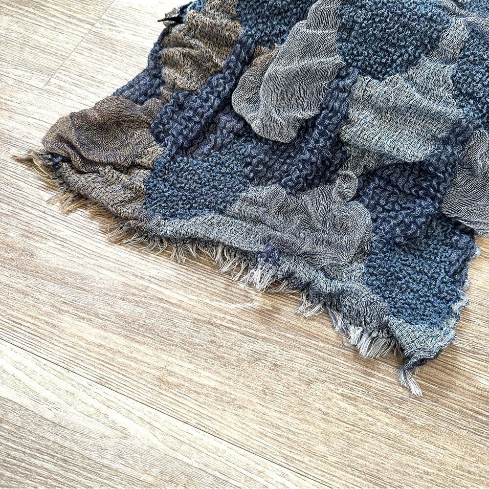 Long blue scarf - Picture 5 of 9